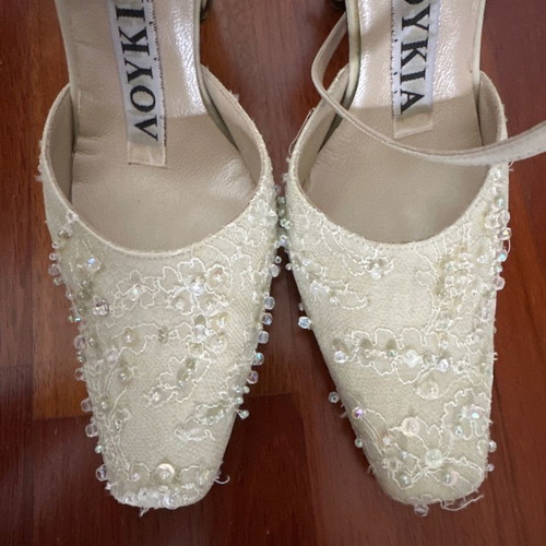 Loukia heels used 37 cream/green with handmade beads