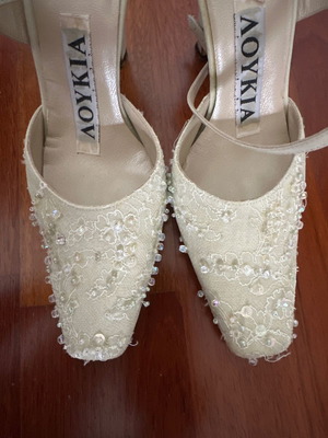 Loukia heels used 37 cream/green with handmade beads