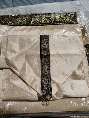 Runners and pillows like new, set of 6 pieces
