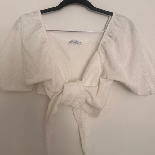 Crop top Zara καινούριο, μέγεθος M, άσπρο