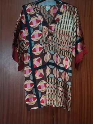 Iso kimono-style blouse like new, multicolor