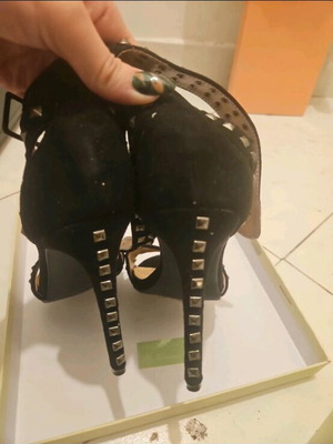 Sandals with unique studs, castor fabric, like new, size 39, black