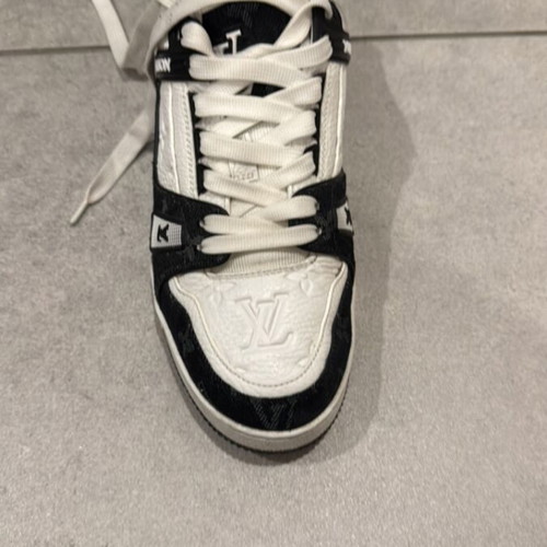 Louis Vuitton LV Trainer sneaker used, size 39, black and white