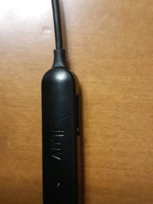 Bluetooth earbuds like new with volume control