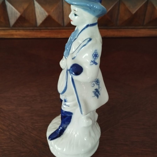 Vintage porcelain figurine musician troubadour 20cm like new