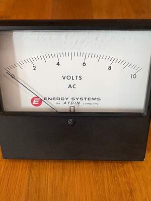 API Instruments Co AC Volts Meter