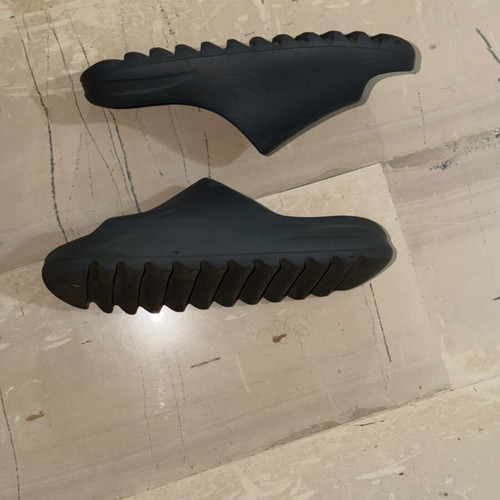 Adidas Yeezy slides like new, slate grey, size 44