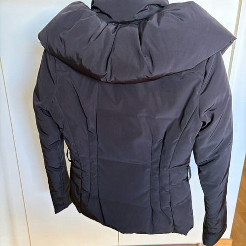 Relish women's black jacket size S like new with large collar and belt
