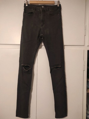 Στενό τζιν H&M με σκισίματα στα γόνατα, ελαστικό, μέγεθος S