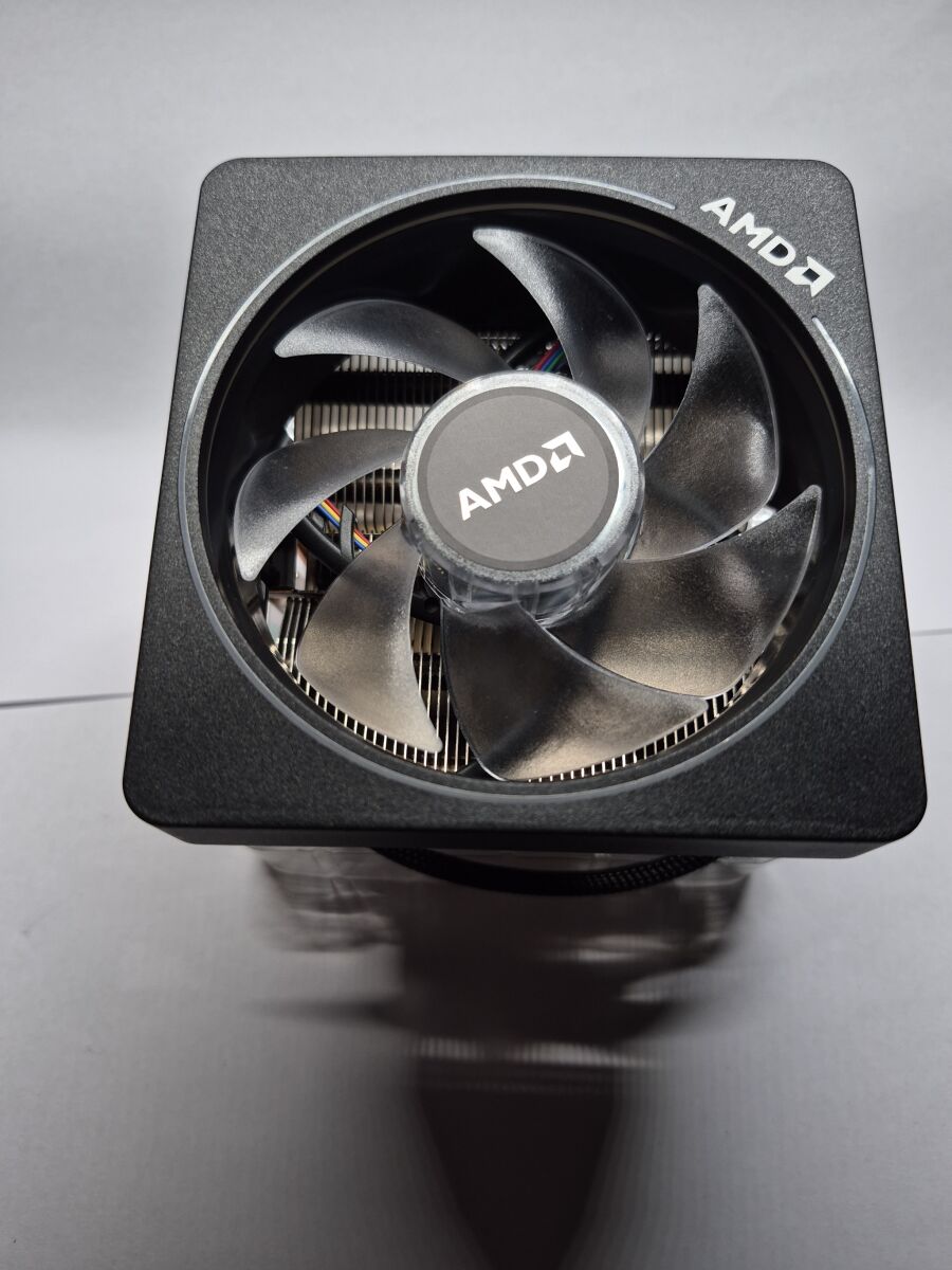 CPU Ryzen 7 2700X with Wraith Prism… - € 75,00 - Vendora.cy