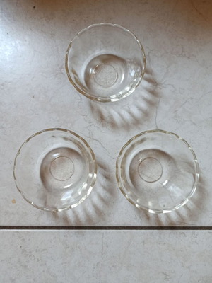 Fire King dessert serving bowls set of 3 like new