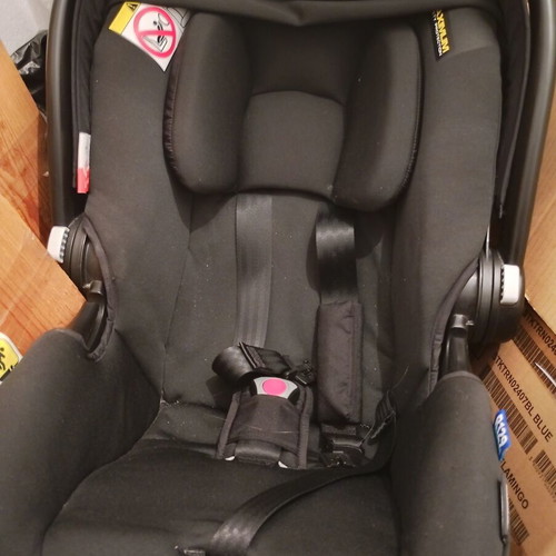 Graco car seat like new, safety certified R129, infant egg type
