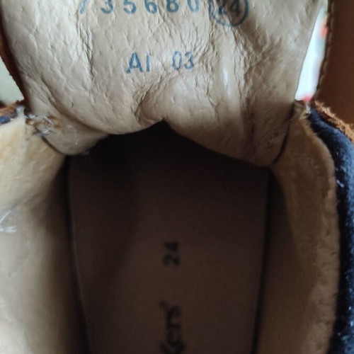 Kickers boots size 24 like new, beige