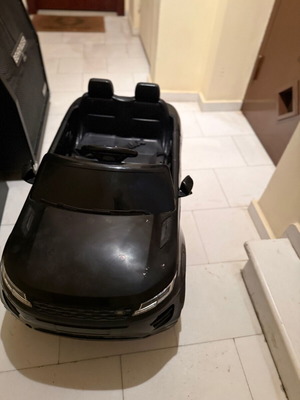 Παιδικό αυτοκίνητο Licensed Range Rover Evoque ηλεκτροκίνητο μονοθέσιο 12 Volt μαύρο μεταχειρισμένο με ζημιά στη μίζα