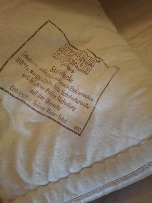 German Wool Double Quilt UMA RHEUMA DOR vintage, like new