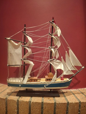 Decorative wooden ship like new, 35 x 33 cm