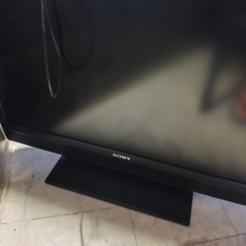Sony Bravia LCD TV 37 KDL37-P3000 used