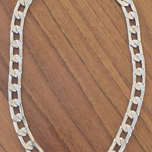 Necklace chain like new, silver color