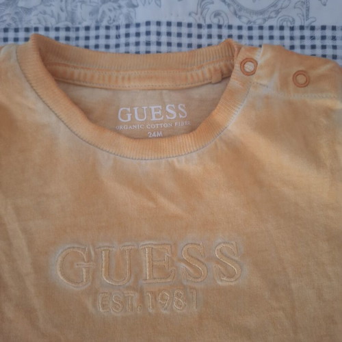 Guess baby set like new, t-shirt and shorts size 2 years