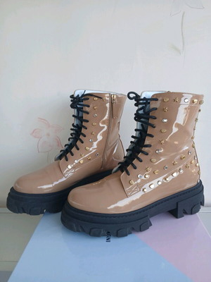 Chiara Ferragni women's boots size 41 like new beige patent leather with studs