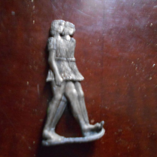 Lead girls figurine one-sided display from 50s used