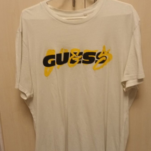 Guess T shirt white like new size XL