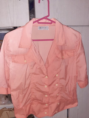 Blouse size 48 or 2 salmon color with buttons in excellent condition