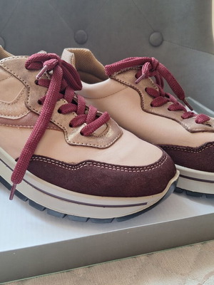 Γυναικεία ανατομικά sneakers Imac νούμερο 39 σαν καινούργια