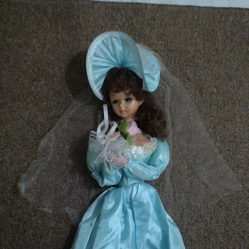 Musical doll 60cm used, defective without base