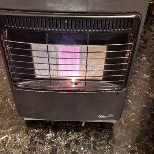Gas heater used with gas cylinder