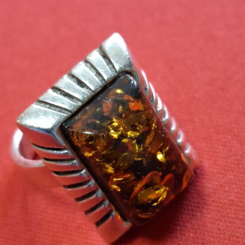 Silver ring with 925 stamp, like new, adjustable size