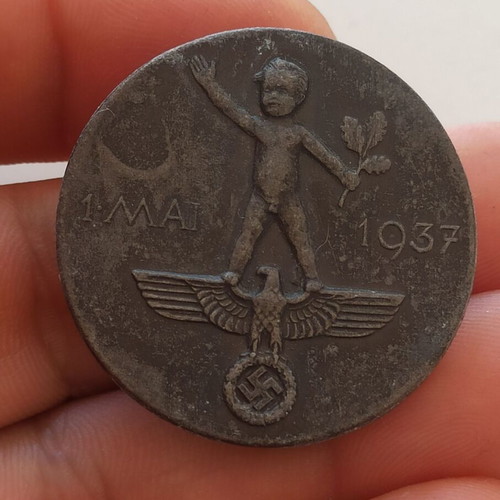 Third Reich authentic pin 1937 like new