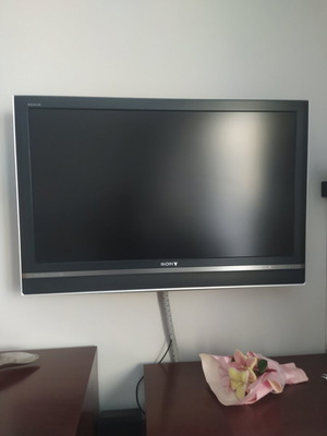 Sony Bravia Full HD 40" TV with decoder model 2009