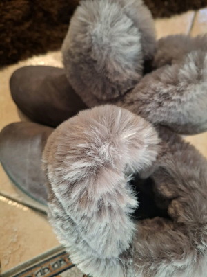 Velvet ankle boots new with fur, size 38, gray
