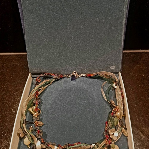 Beaded necklace with metal flowers new, handmade