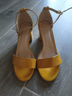 Low Heel Sandals 5cm like new, size 37, orange