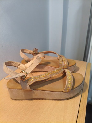 Lisa-w Beige Platform Sandals Like New, Size 38, Strass Details