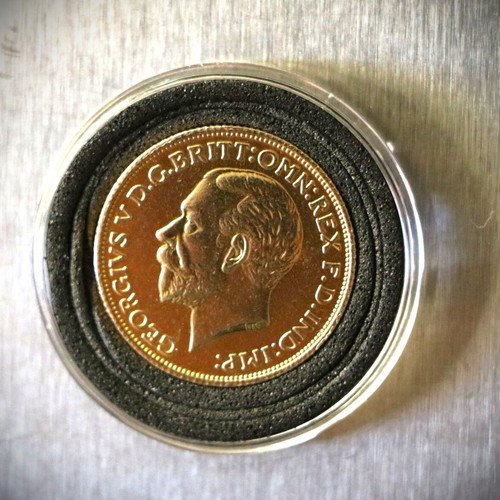 Gold Sovereign King George England 24K plated coin with luxury case