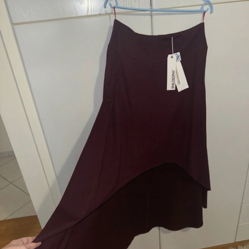 Maki Philosophy skirt new, size medium, burgundy, asymmetrical