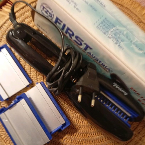 First Austria Wavy hair straightener like new