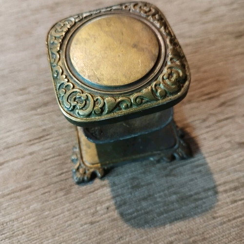 Bronze door knob like new, solid