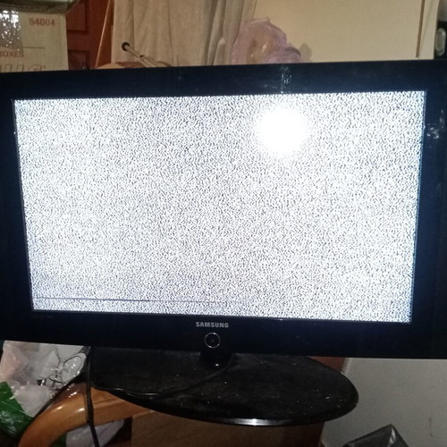 Samsung 32" TV used with Edision decoder synchronized