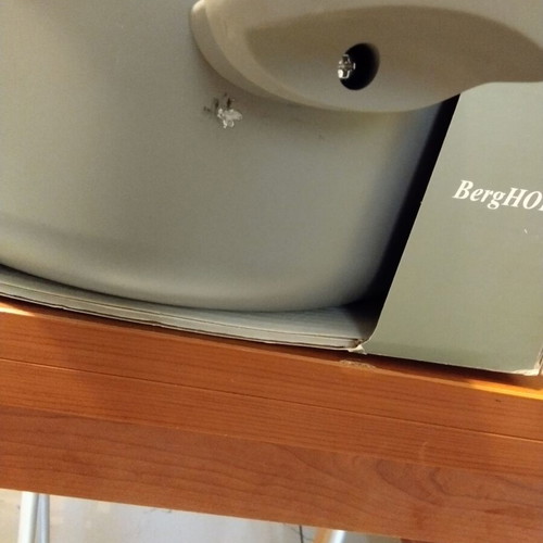 BergHOFF Leo Balance 28cm pot with defect, like new