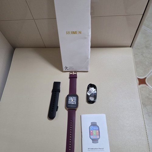 RUIMEN H1 smart watch with square rose gold case and purple silicone strap