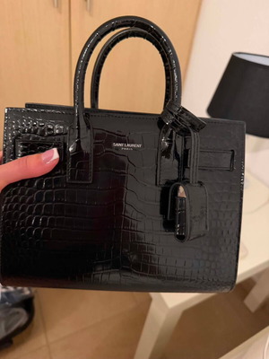 Saint Laurent Sac de Jour γυναικεία τσάντα, μαύρη