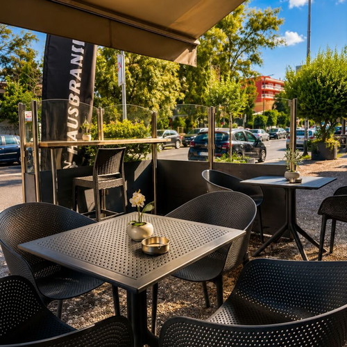 Snack Café in Central Elefsina with Full Equipment