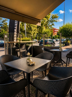 Snack Café in Central Elefsina with Full Equipment