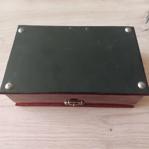 Vintage wooden jewelry box