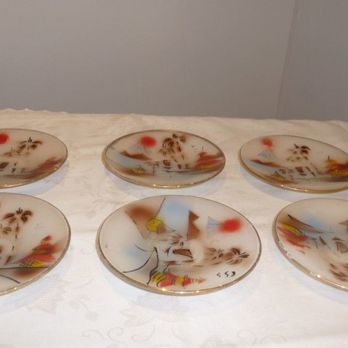 Japanese plates used, set with various designs