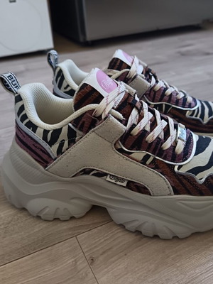 Buffalo γυναικεία chunky sneakers με animal print, νούμερο 36